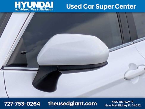 Used 2019 Toyota Camry LE FWD image 11
