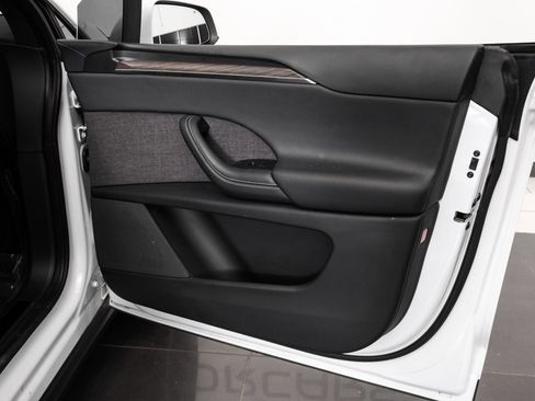 Used 2022 Tesla Model X image 52