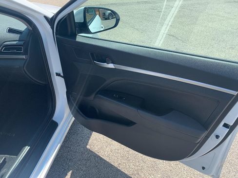 Used 2020 Hyundai Elantra Limited w/ Cargo Package (C1) FWD image 33