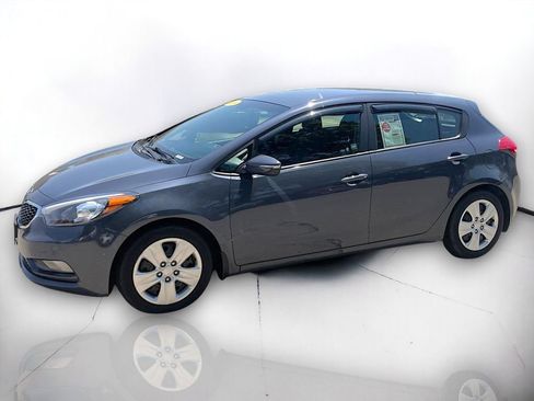 Used 2016 Kia Forte LX FWD image 2