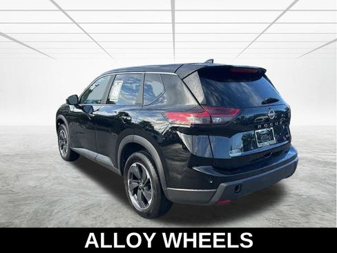 Used 2024 Nissan Rogue SV image 7