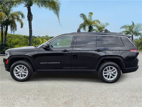 Used 2024 Jeep Grand Cherokee L Laredo RWD image 2