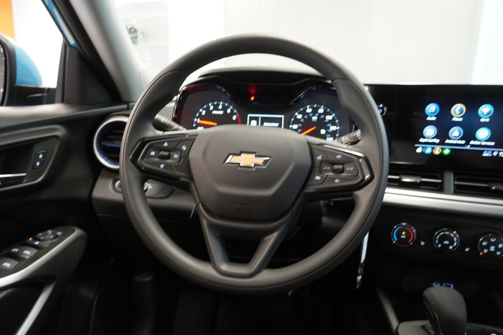 New 2026 Chevrolet Trax LS w/ LS Convenience Package FWD image 16
