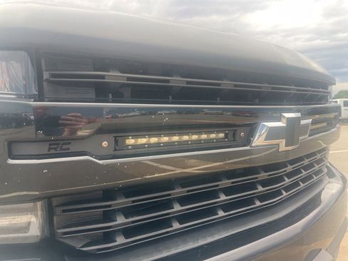 Used 2020 Chevrolet Silverado 1500 RST w/ Texas Edition RWD image 9