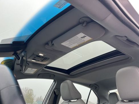 Used 2018 Toyota Camry SE w/ Moonroof Package image 12