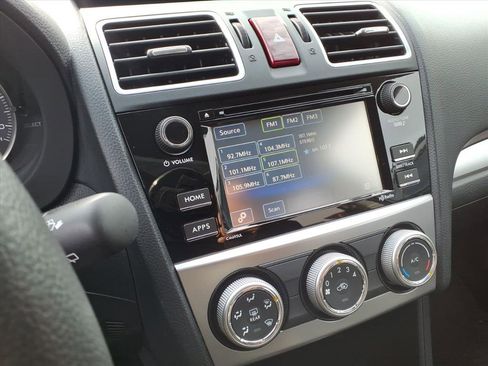 Used 2016 Subaru Crosstrek 2.0i Premium image 9