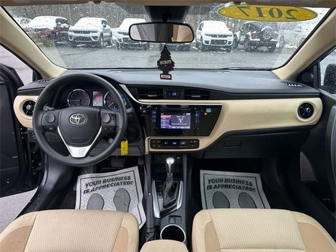 Used 2017 Toyota Corolla L image 11