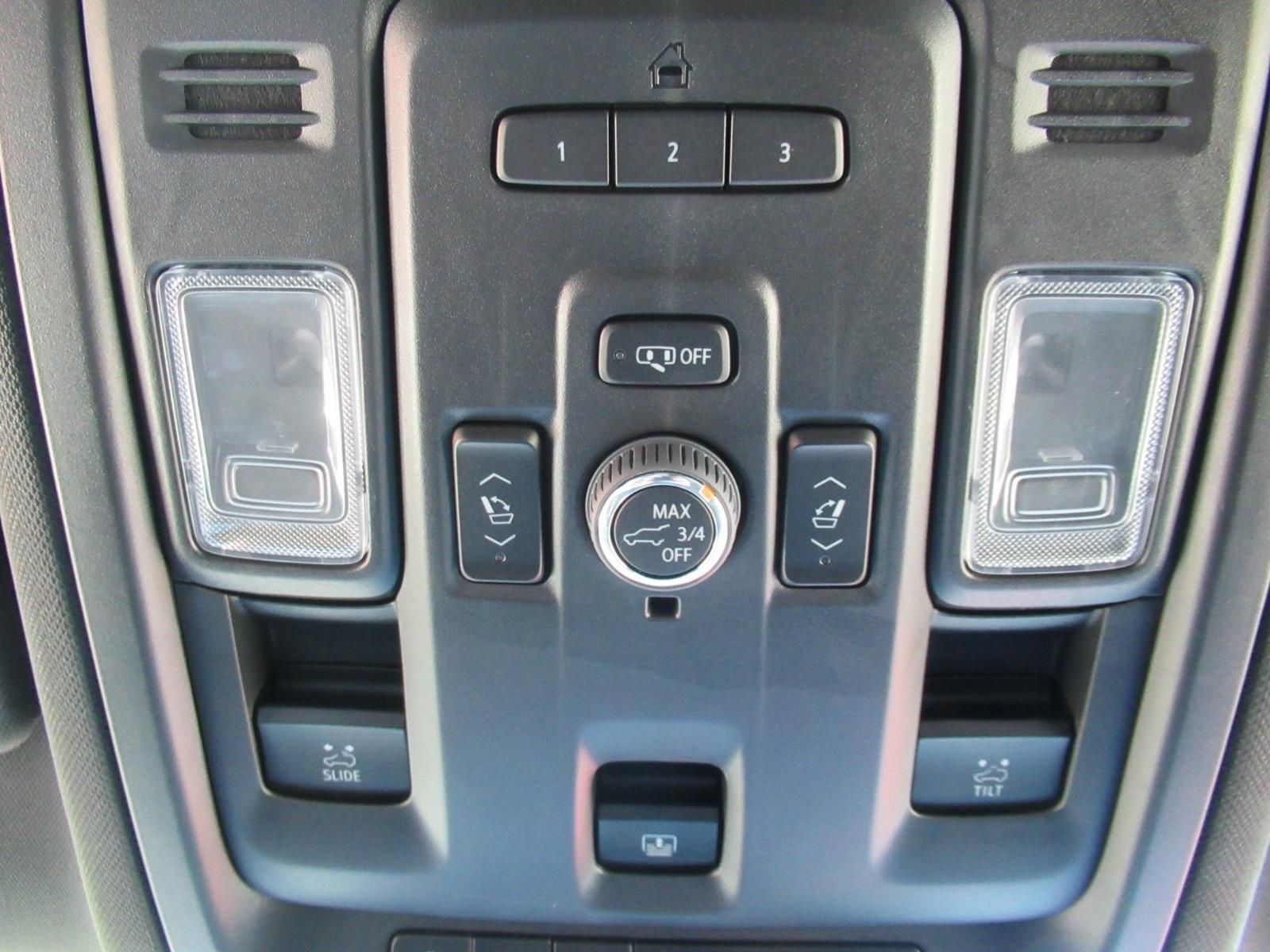 Used 2024 Chevrolet Tahoe Z71 w/ Luxury Package AWD/4WD image 31