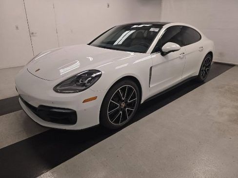 Used 2023 Porsche Panamera Platinum Edition image 1