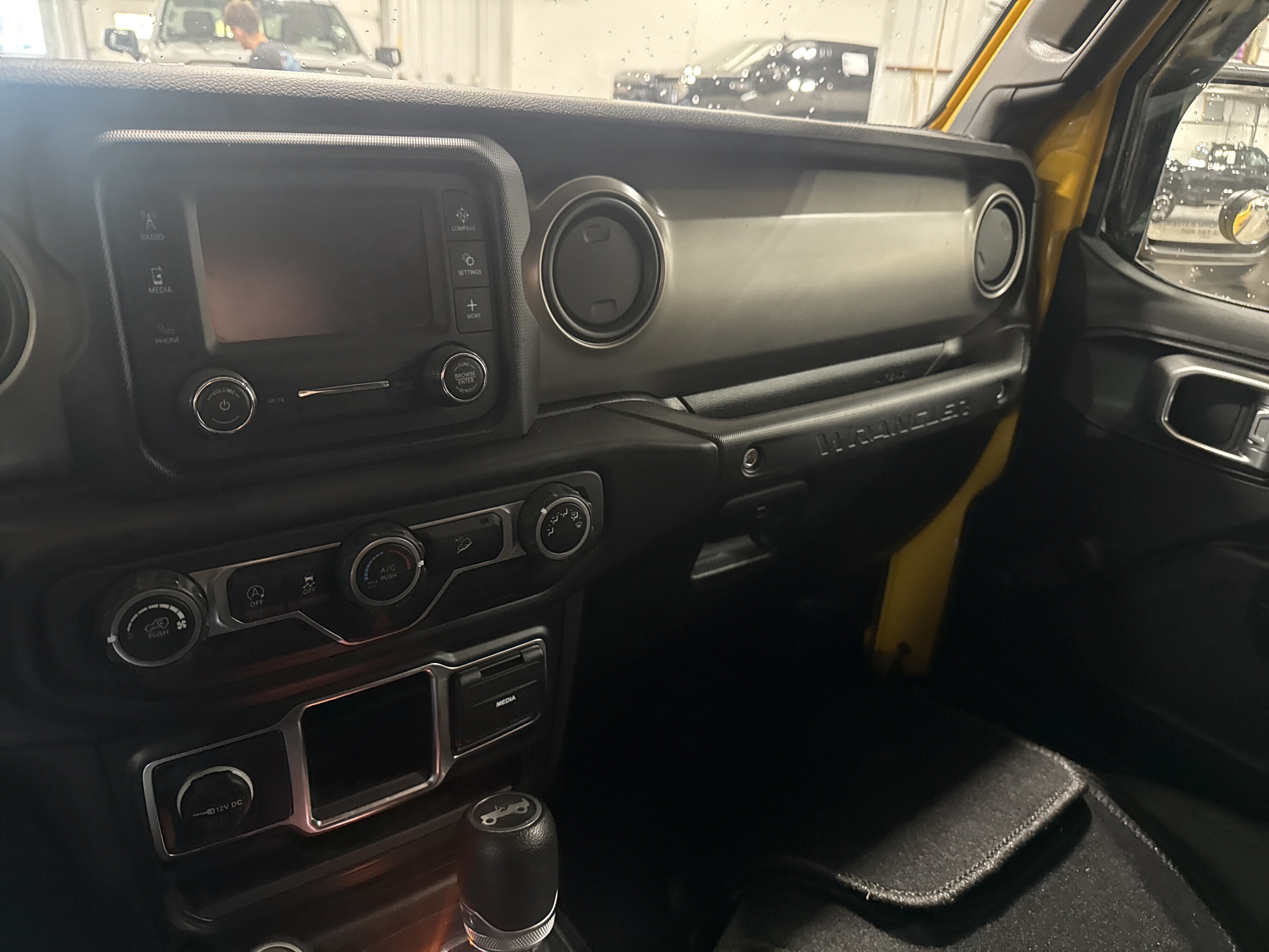 Used 2019 Jeep Wrangler Sport AWD/4WD image 11