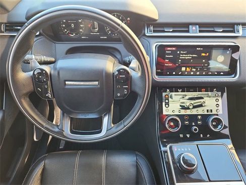 Used 2018 Land Rover Range Rover Velar R-Dynamic SE image 11
