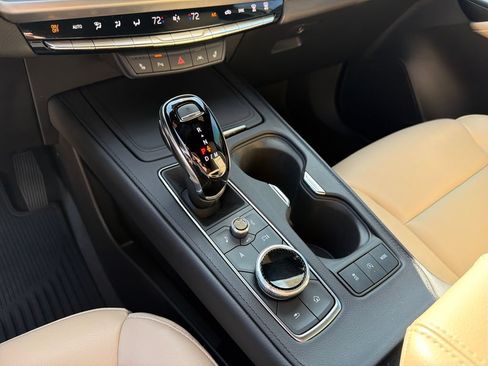Used 2024 Cadillac XT4 Luxury w/ Cold Weather Package FWD image 32
