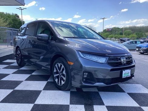 Used 2025 Honda Odyssey EX-L image 4
