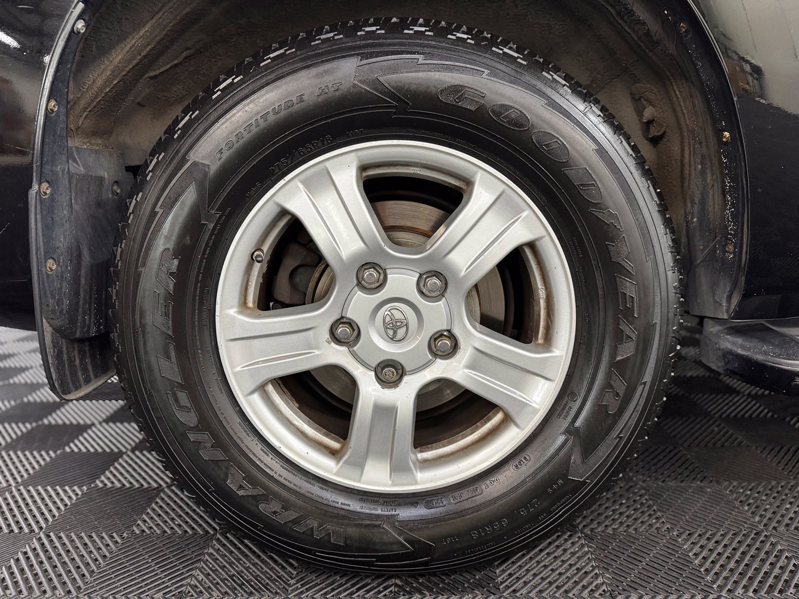 Used 2010 Toyota Sequoia SR5 AWD/4WD image 7