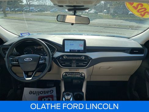 Used 2022 Ford Escape SE w/ SE Sport Appearance Package image 23