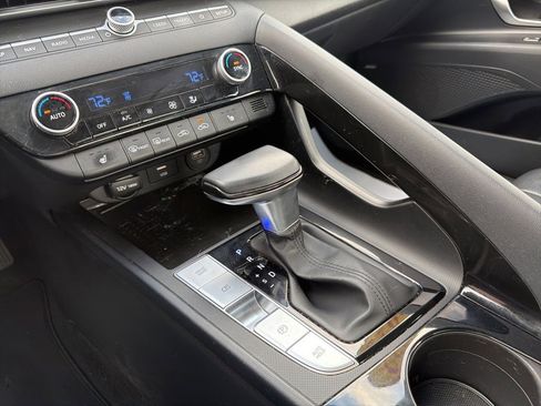 Used 2022 Hyundai Elantra Limited image 26