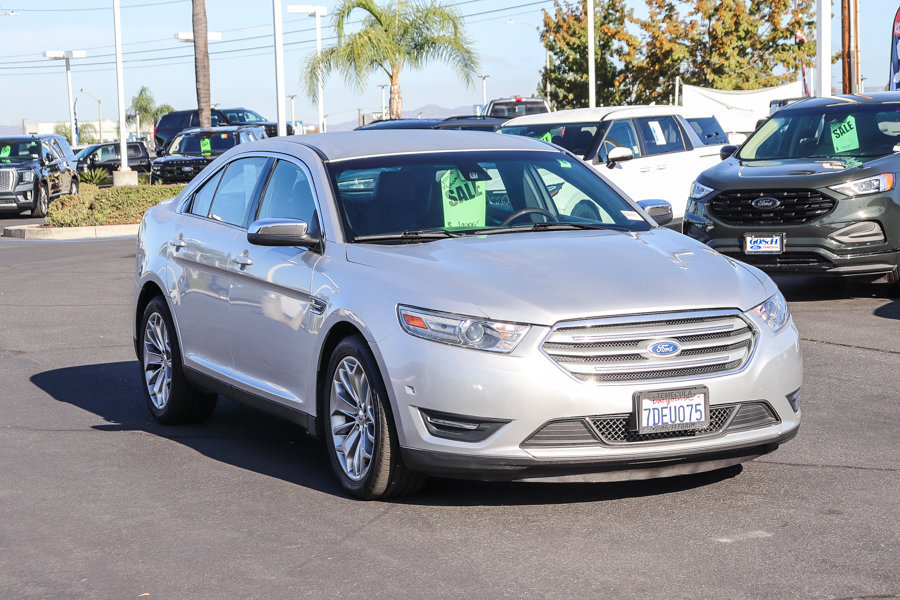 Used 2014 Ford Taurus Limited w/ Equipment Group 301A FWD image 3