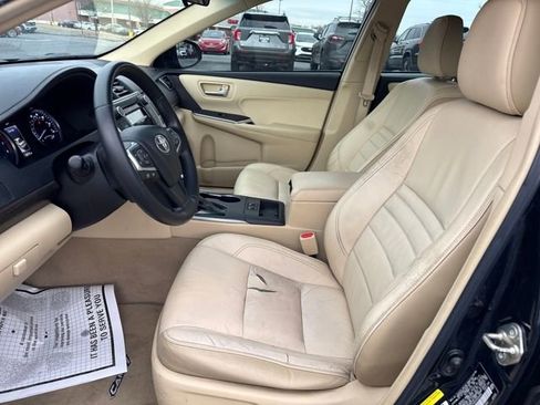 Used 2015 Toyota Camry XLE image 9