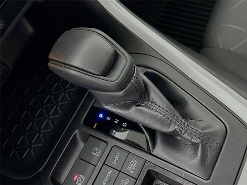 Used 2025 Toyota RAV4 XLE image 15