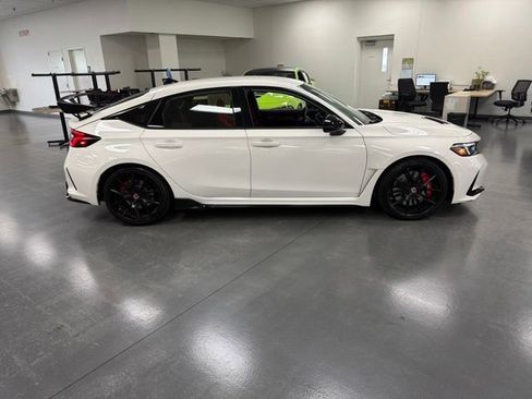 Used 2025 Honda Civic Type R image 8