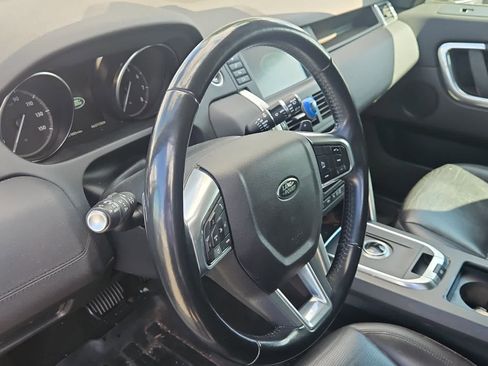 Used 2018 Land Rover Discovery Sport SE AWD/4WD image 2