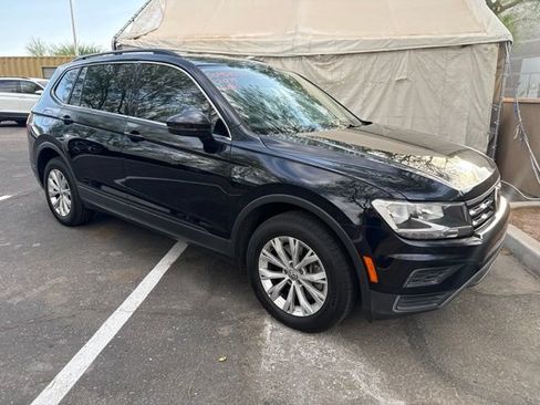 Used 2019 Volkswagen Tiguan SE w/ Panoramic Sunroof Package FWD image 3