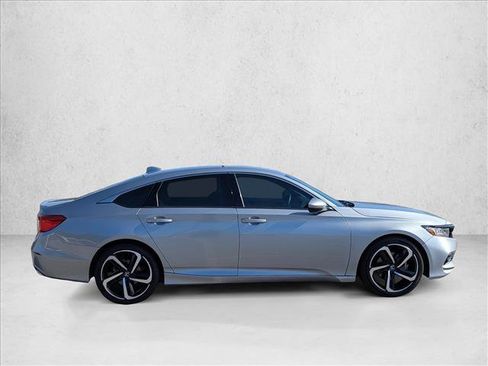 Used 2018 Honda Accord Sport image 4
