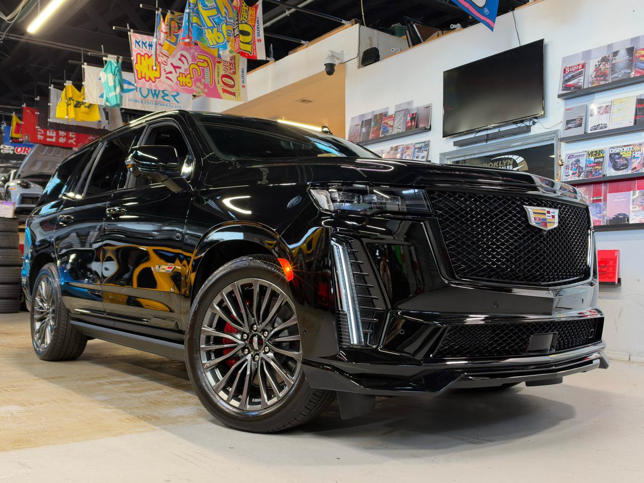 Used 2023 Cadillac Escalade V AWD/4WD image 1