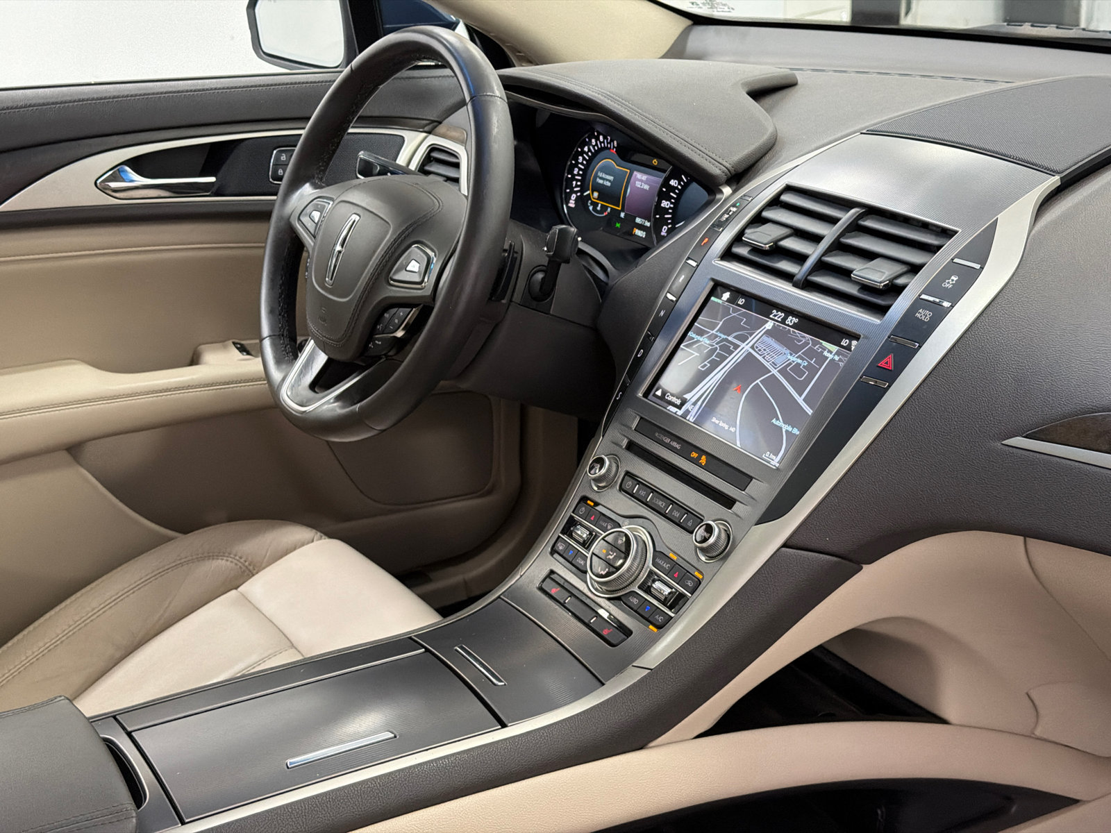 Used 2017 Lincoln MKZ Select w/ Select Plus Package FWD image 8