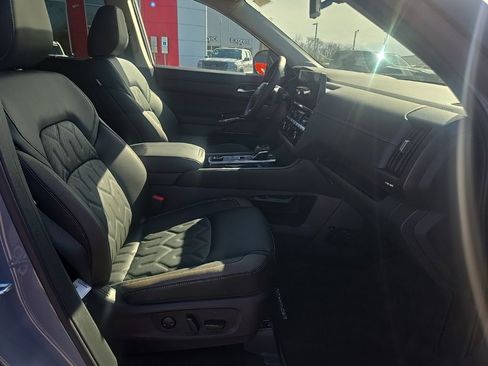 New 2026 Nissan Pathfinder Platinum image 25