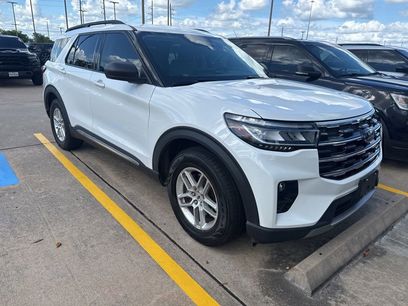 Used 2025 Ford Explorer Active w/ Active Comfort Package