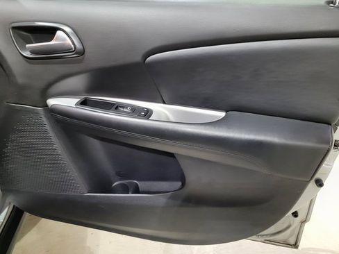 Used 2020 Dodge Journey SE image 49