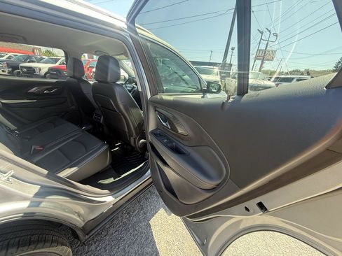 Used 2024 GMC Terrain SLT AWD/4WD image 20