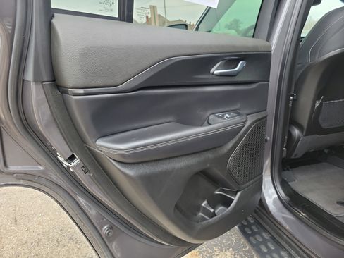 Used 2025 Jeep Grand Cherokee Laredo X image 17