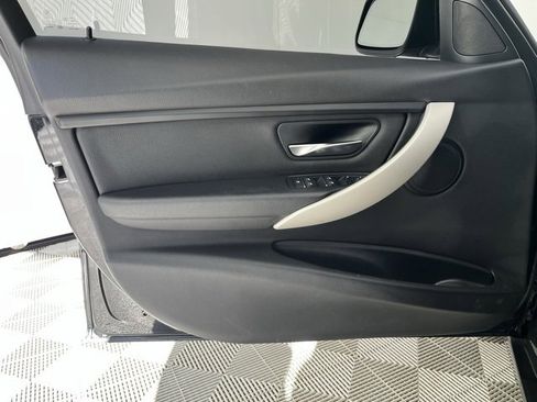 Used 2018 BMW 320i xDrive Sedan w/ Convenience Package image 10