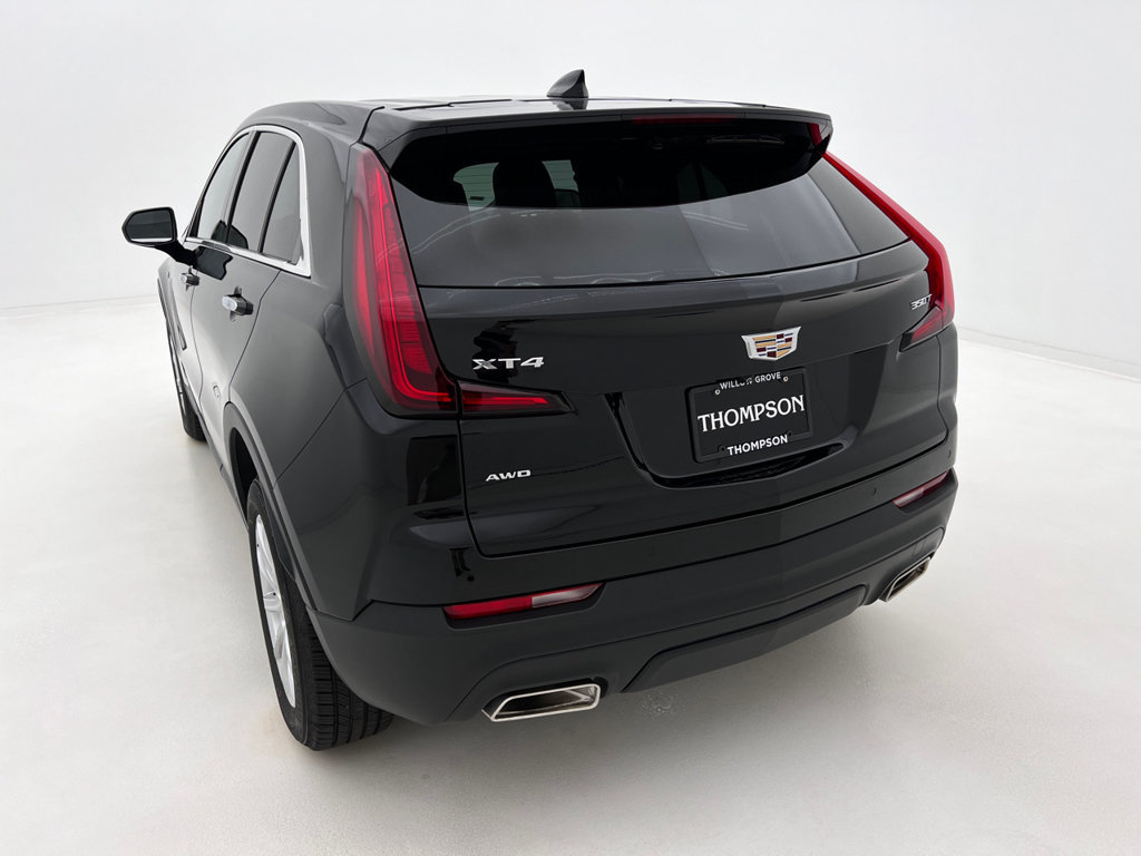 Used 2021 Cadillac XT4 Luxury w/ Cold Weather Package AWD/4WD image 8