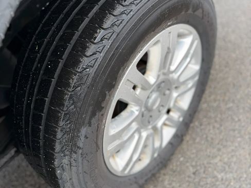 Used 2014 Ford F150 FX4 w/ Equipment Group 402A Luxury AWD/4WD image 9