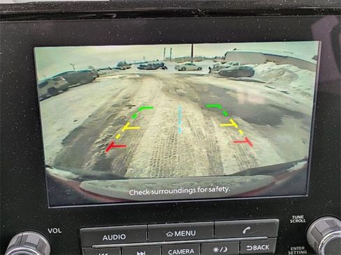 Used 2023 Nissan Frontier SV image 14