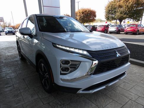 New 2024 Mitsubishi Eclipse Cross SE image 3