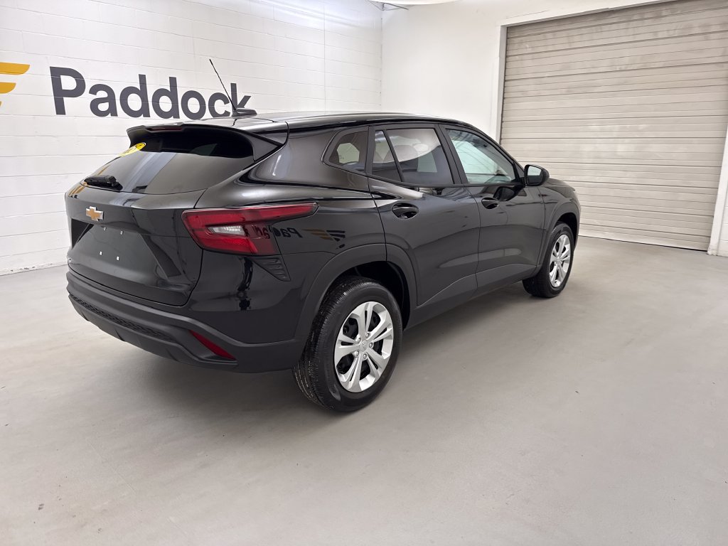 Used 2025 Chevrolet Trax LS FWD image 5