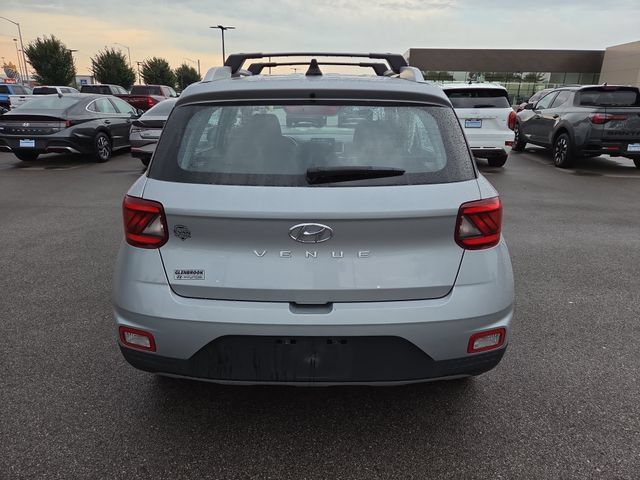 Certified 2022 Hyundai Venue SEL FWD image 6