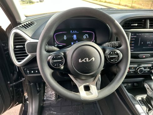 Used 2024 Kia Soul LX image 14