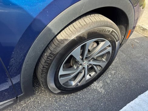 Used 2022 Buick Envision Essence w/ Technology Package I image 8