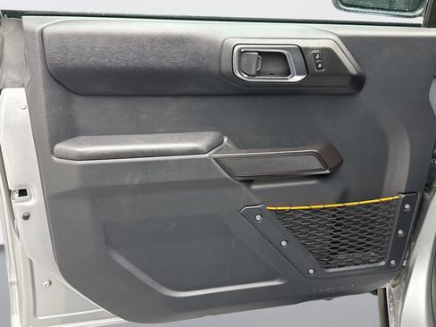 Used 2024 Ford Bronco Badlands image 9