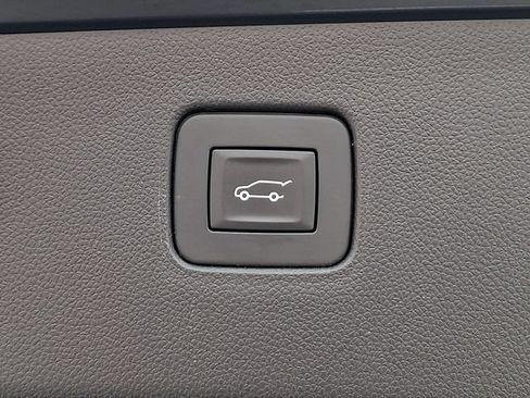 Used 2025 Buick Envista Avenir FWD image 32