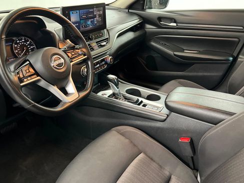 Used 2025 Nissan Altima 2.5 SV w/ SV Premium Package FWD image 16