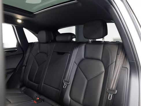 New 2026 Porsche Macan image 25