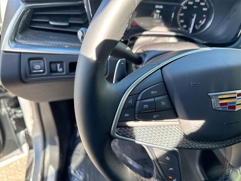 Used 2025 Cadillac XT5 Sportv w/ LPO, Floor Liner Package image 17