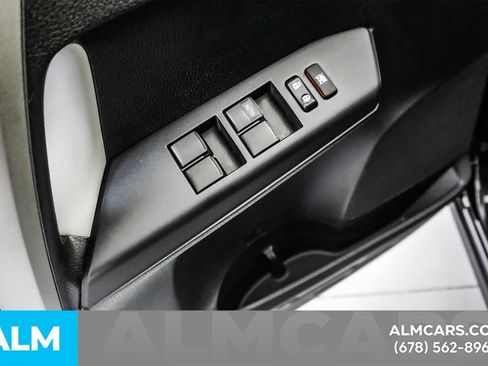 Used 2018 Toyota RAV4 XLE AWD/4WD image 49