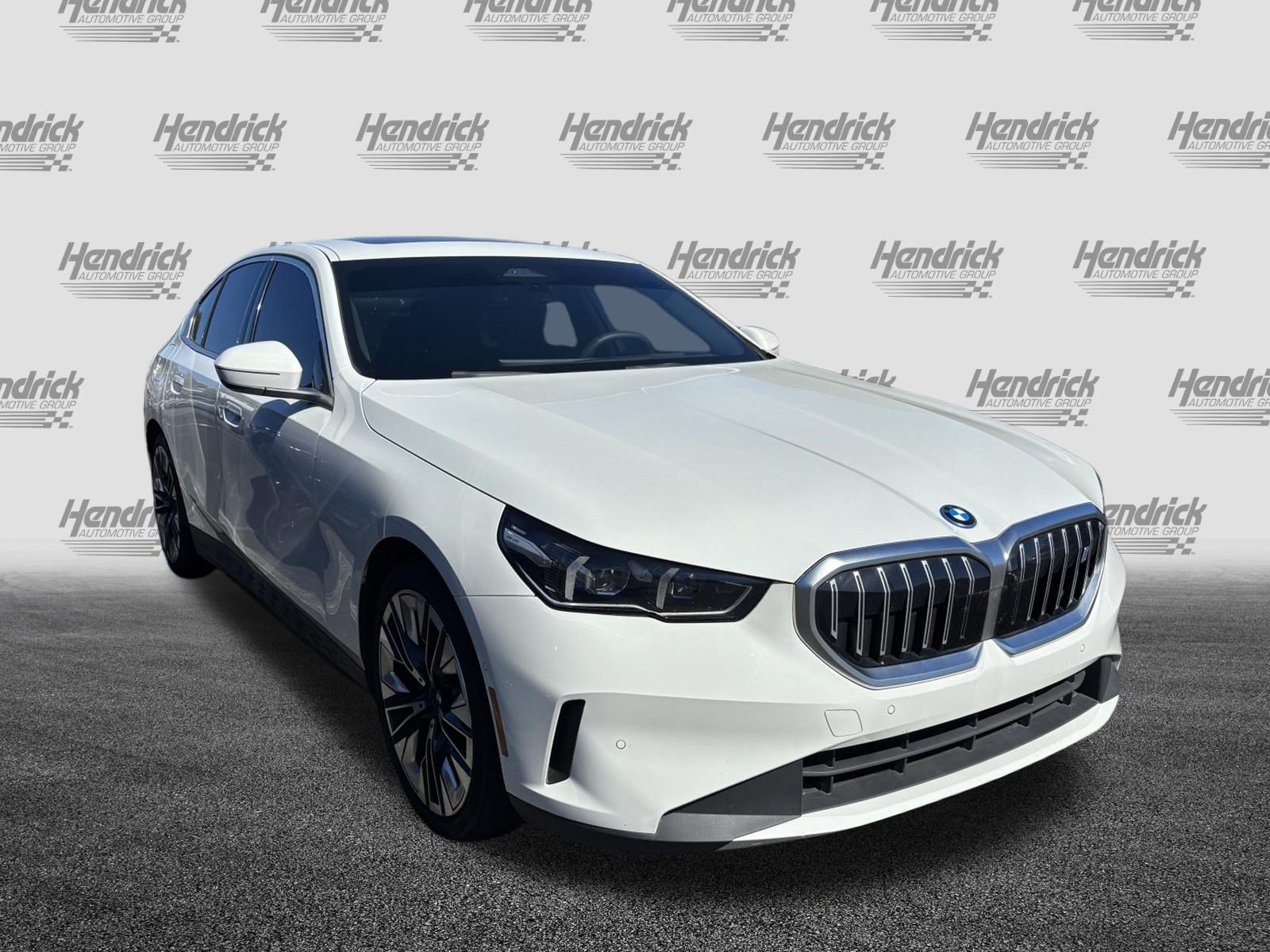 Used 2024 BMW i5 eDrive40i w/ M Sport Package RWD image 2